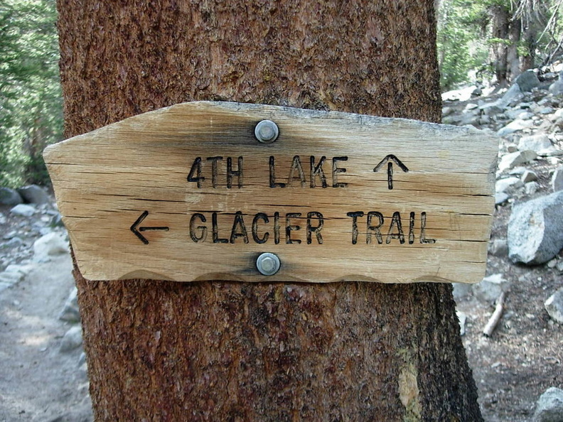 34_glacier_trail_sign.jpg